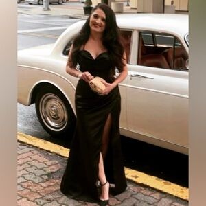 Black Sleeveless Sweetheart Slit Gown for Prom